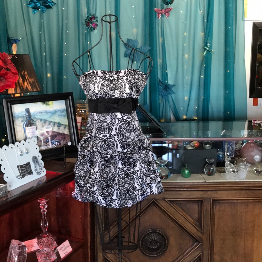 Ruby Rox Strapless Mini Dress (7)